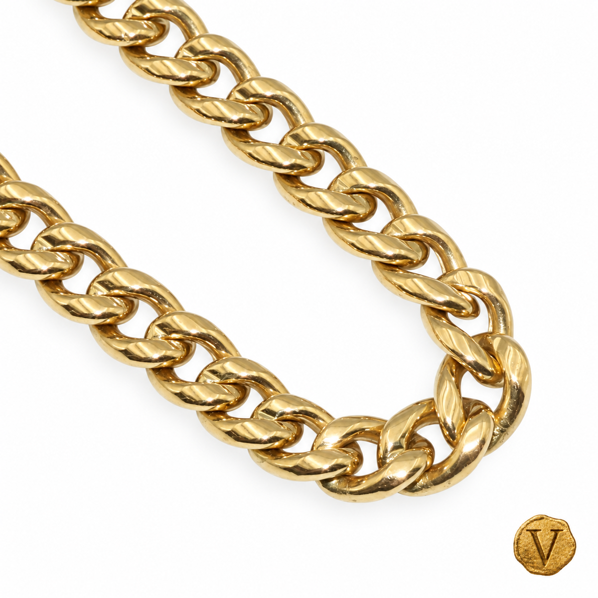 Detail of the patterned solid gold curb links