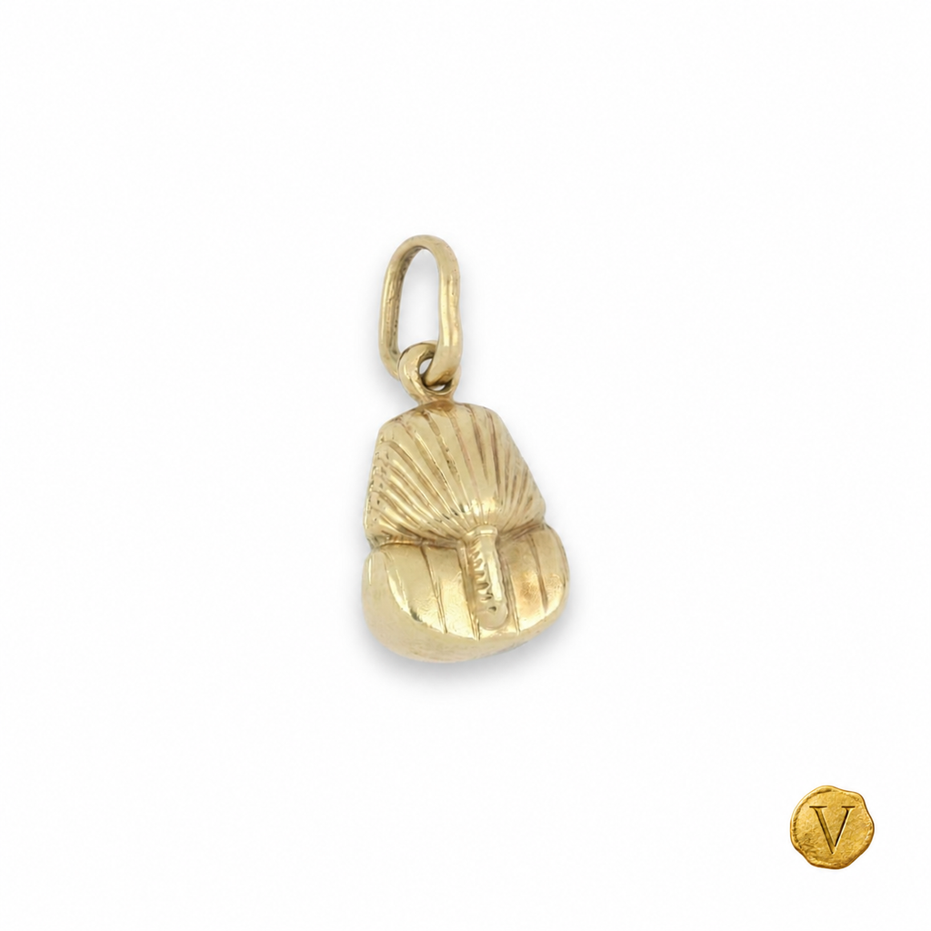 Reverse view of the 9ct yellow gold pharaoh pendant with Victoire seal